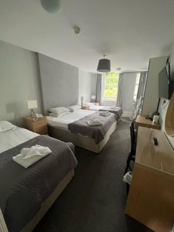 Antrobus Hotel إيمسبوري المظهر الخارجي الصورة