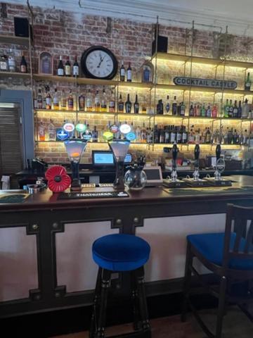 Antrobus Hotel إيمسبوري المظهر الخارجي الصورة